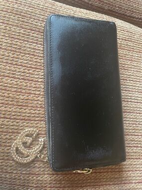 Authentic rare black Gucci zip around hidden luxury wallet